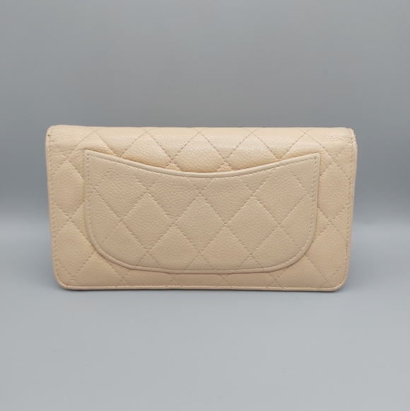 💮CHANEL Beige Quilted Leather Wallet💮 - Picture 5 of 17